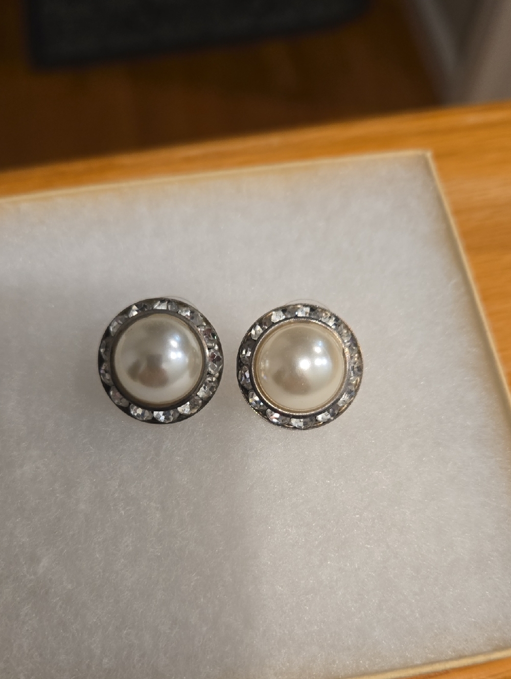Vintage Classic Pearl and Crystal Halo Stud Earrings - White Pearl